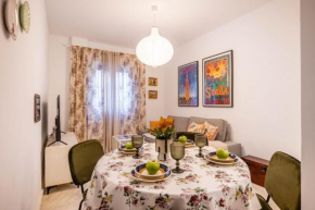Piso con patio privado y parking Nervión Sevilla